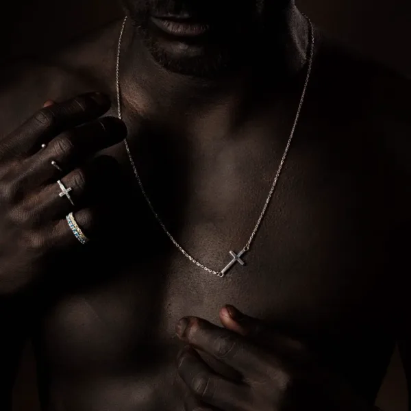 Colar masculino Cruz duo modelo