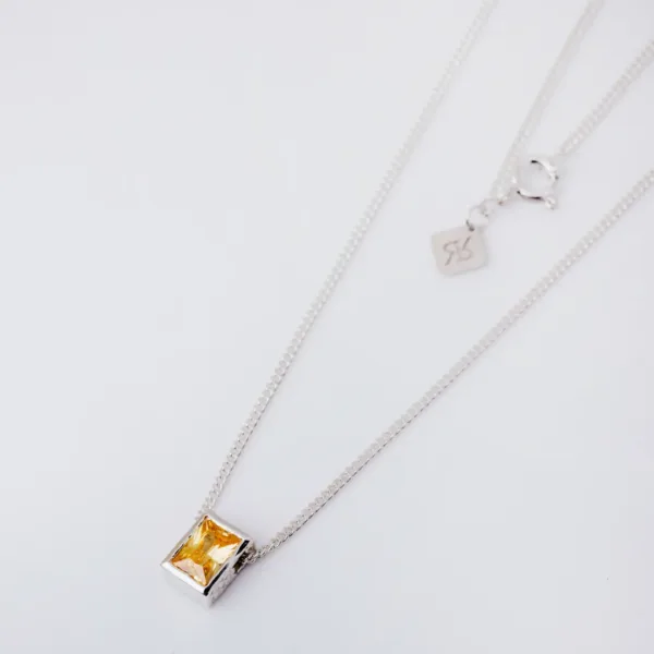 Rectangular yellow stone necklace in silver for men
