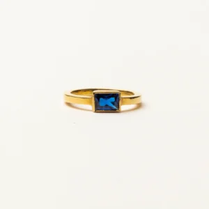 Solitaire Ring Rectangular Sapphire Stone