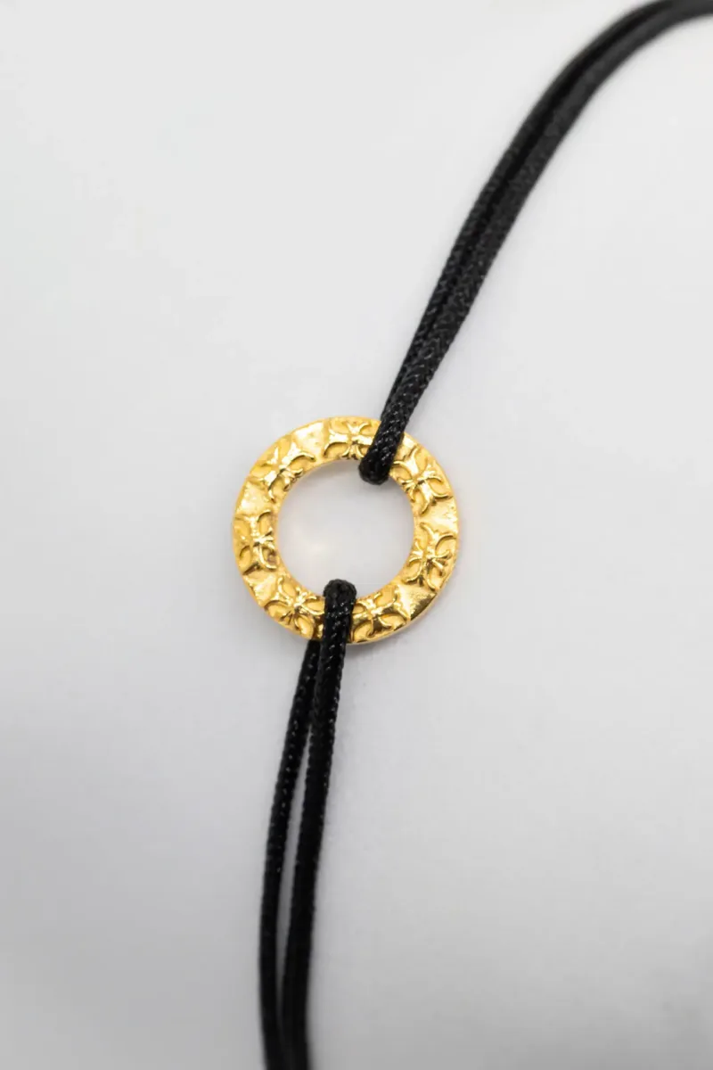 pulseira com fio preto e prata banhado a ouro para homem