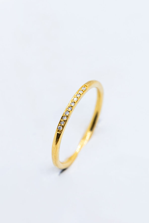 Anel minimalista ouro e diamantes