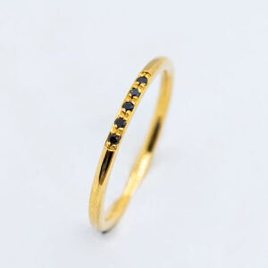 Anel Minimalista Ouro 9K E Diamantes Pretos